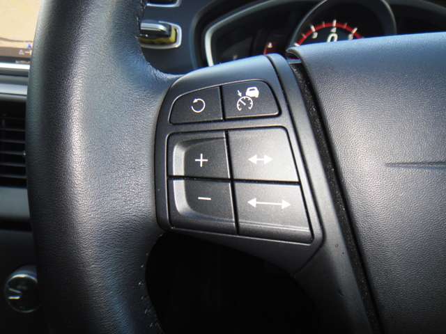 ボルボ Ｖ４０ Ｔ２　ナビエディション H30年 (東北) 99