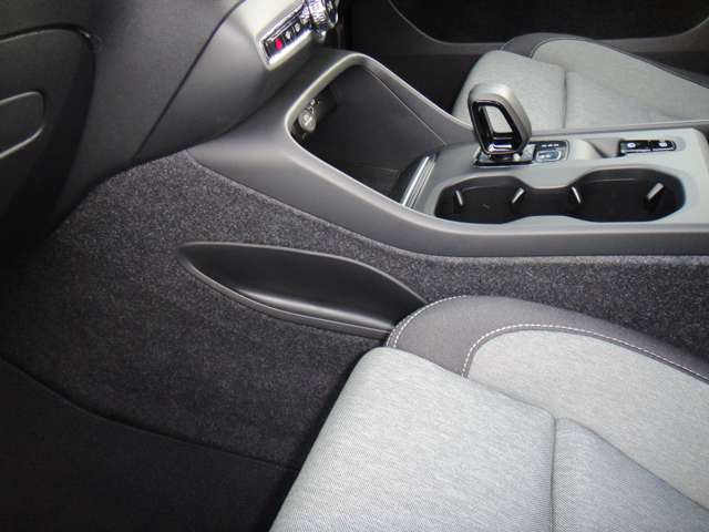 ボルボ ＸＣ４０ プラス　Ｂ３ R5年 (東北) 99