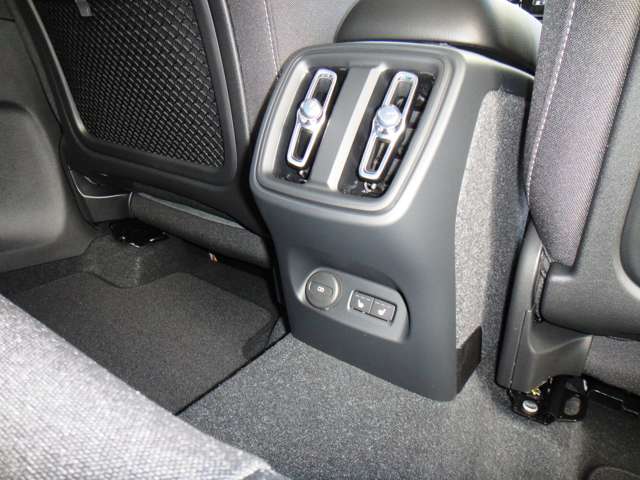 ボルボ ＸＣ４０ プラス　Ｂ３ R5年 (東北) 99