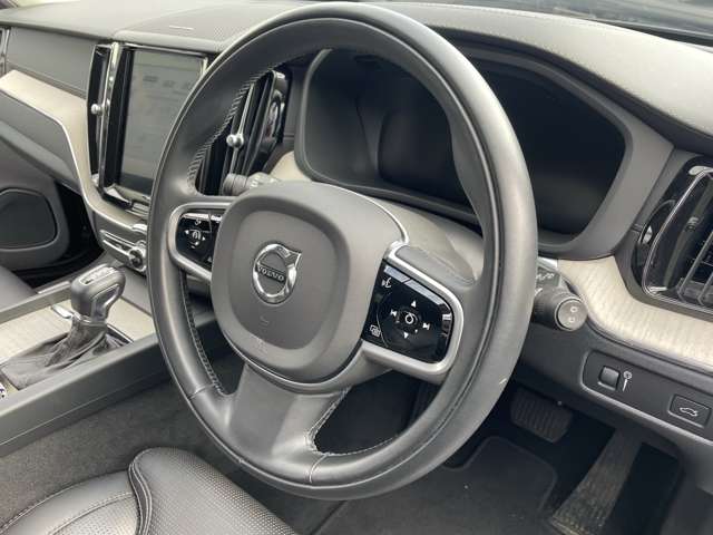 ボルボ ＸＣ６０ Ｄ４ ＡＷＤ インスクリプション ディーゼルターボ ４ＷＤ R2年 (東北) 99