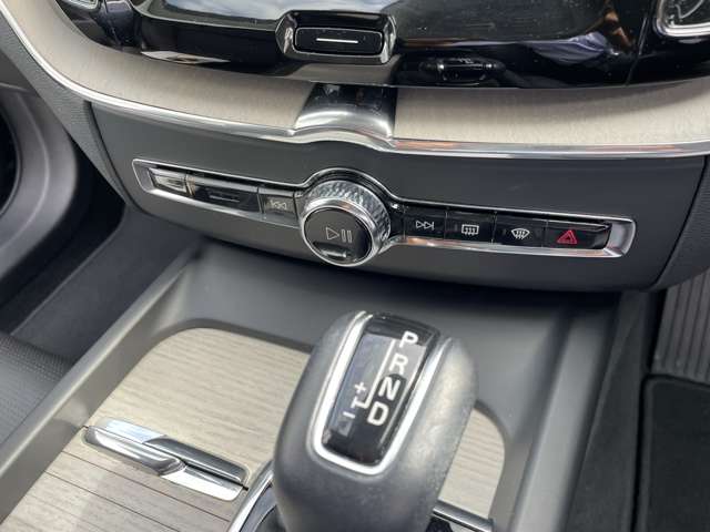 ボルボ ＸＣ６０ Ｄ４ ＡＷＤ インスクリプション ディーゼルターボ ４ＷＤ R2年 (東北) 99