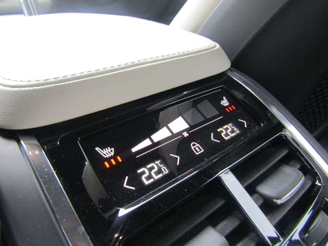 ボルボ ＸＣ９０ Ｂ６ ＡＷＤ Ｒデザイン ４ＷＤ R4年 (関東) 99