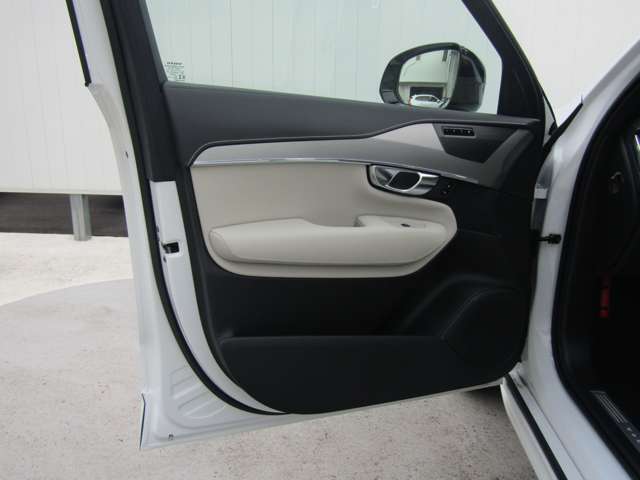 ボルボ ＸＣ９０ Ｂ６ ＡＷＤ Ｒデザイン ４ＷＤ R4年 (関東) 99