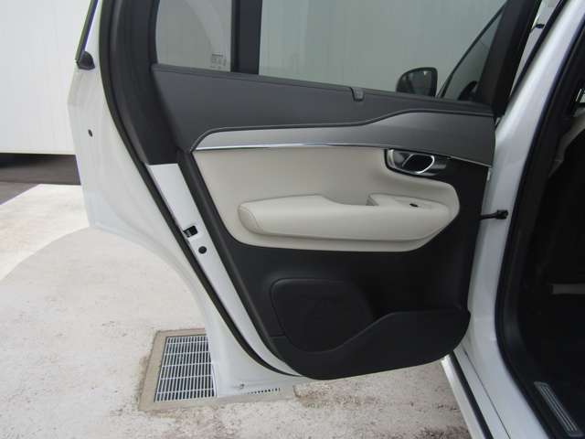 ボルボ ＸＣ９０ Ｂ６ ＡＷＤ Ｒデザイン ４ＷＤ R4年 (関東) 99