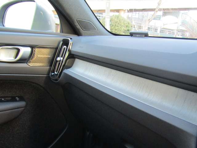 ボルボ ＸＣ４０ リチャージ　プラグインハイブリッド　Ｔ５　インスクリプション R4年 (関東) 99