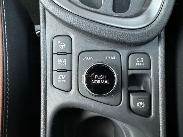 トヨタ ヤリスクロス　ハイブリッド １．５ ハイブリッド Ｚ アドベンチャー Ｅ－ＦＯＵＲ ４ＷＤ R6年 (東北) 99