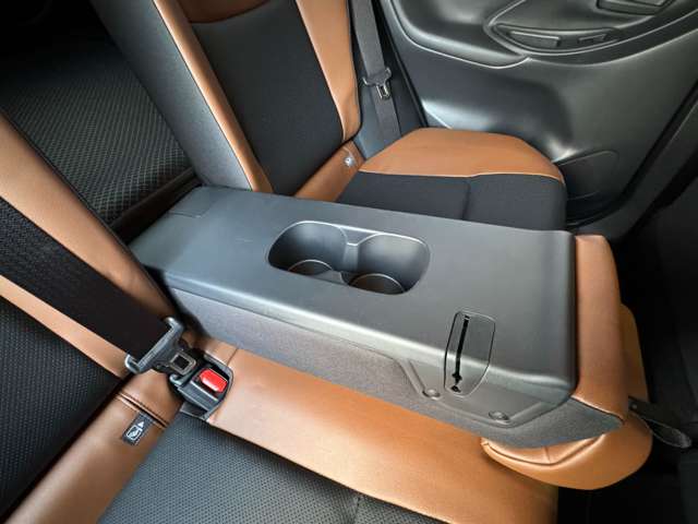 トヨタ ヤリスクロス　ハイブリッド １．５ ハイブリッド Ｚ アドベンチャー Ｅ－ＦＯＵＲ ４ＷＤ R6年 (東北) 99