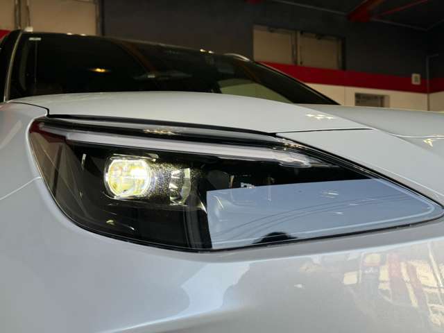 トヨタ ヤリスクロス　ハイブリッド １．５ ハイブリッド Ｚ アドベンチャー Ｅ－ＦＯＵＲ ４ＷＤ R6年 (東北) 99