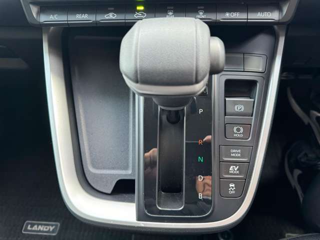 スズキ ランディ １．８ ハイブリッド Ｇ R4年 (東北) 99