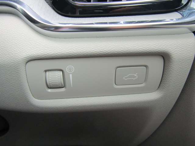 ボルボ Ｖ６０ Ｂ５　インスクリプション R4年 (関東) 99