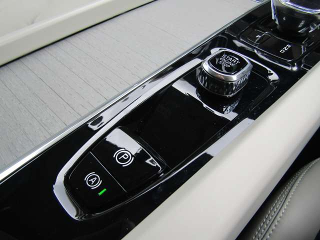 ボルボ Ｖ６０ Ｂ５　インスクリプション R4年 (関東) 99