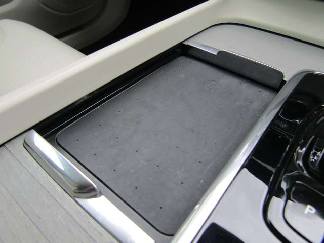 ボルボ Ｖ６０ Ｂ５　インスクリプション R4年 (関東) 99