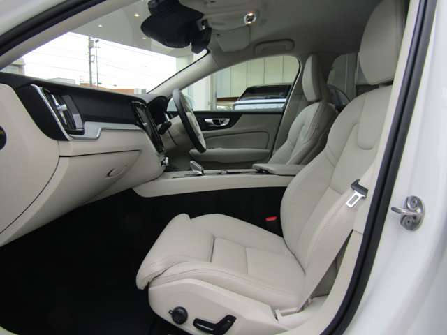 ボルボ Ｖ６０ Ｂ５　インスクリプション R4年 (関東) 99