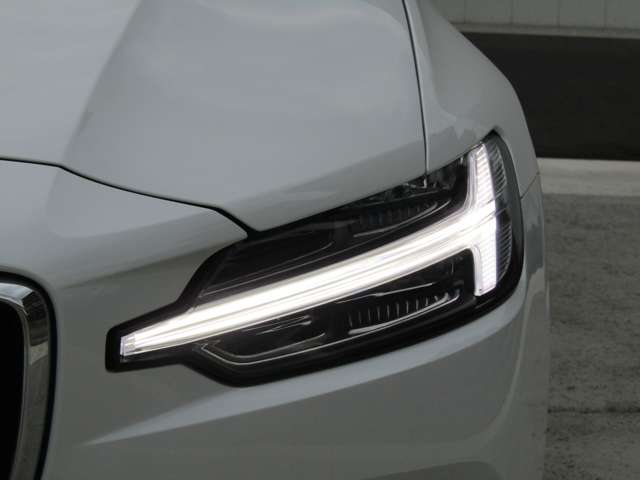 ボルボ Ｖ６０ Ｂ５　インスクリプション R4年 (関東) 99