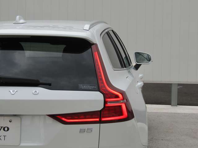 ボルボ Ｖ６０ Ｂ５　インスクリプション R4年 (関東) 99