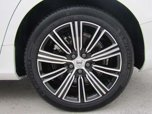 ボルボ Ｖ６０ Ｂ５　インスクリプション R4年 (関東) 99