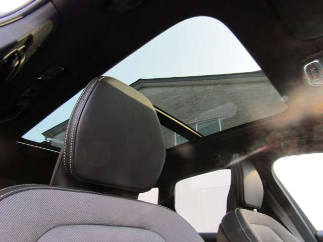 ボルボ ＸＣ６０ Ｂ６ ＡＷＤ Ｒデザイン ４ＷＤ R3年 () 99