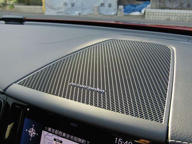 ボルボ ＸＣ６０ Ｂ６ ＡＷＤ Ｒデザイン ４ＷＤ R3年 () 99