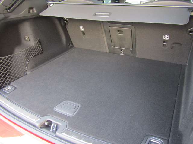 ボルボ ＸＣ６０ Ｂ６ ＡＷＤ Ｒデザイン ４ＷＤ R3年 () 99