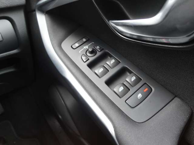 ボルボ Ｖ４０ Ｔ３　ＳＥ H27年 (東北) 99