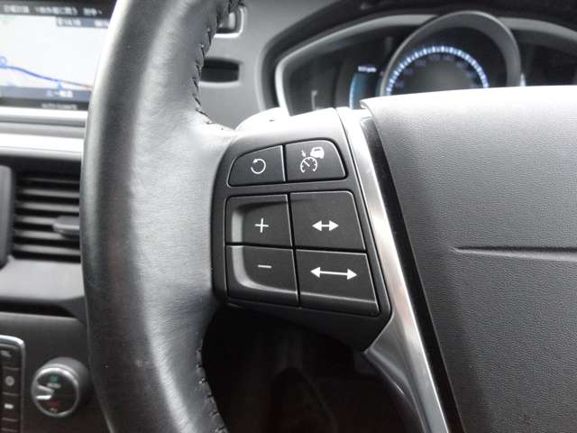 ボルボ Ｖ４０ Ｔ３　ＳＥ H27年 (東北) 99