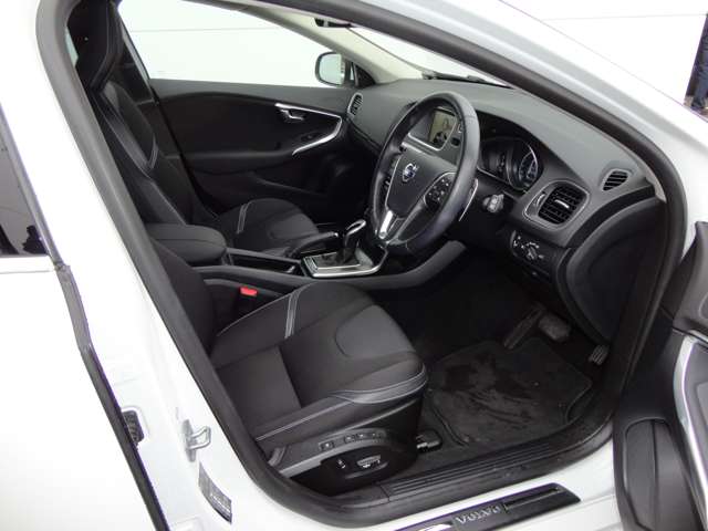 ボルボ Ｖ４０ Ｔ３　ＳＥ H27年 (東北) 99