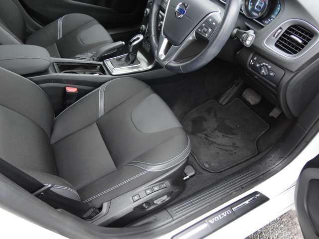 ボルボ Ｖ４０ Ｔ３　ＳＥ H27年 (東北) 99