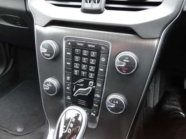 ボルボ Ｖ４０ Ｔ３　ＳＥ H27年 (東北) 99