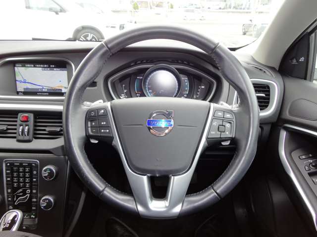 ボルボ Ｖ４０ Ｔ３　ＳＥ H27年 (東北) 99