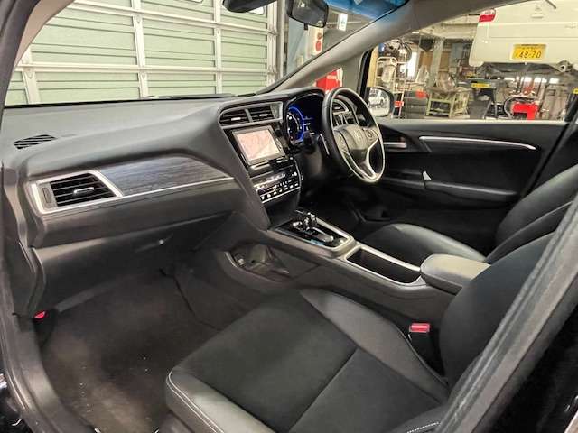 ホンダ シャトル １．５ ハイブリッド Ｚ H29年 (関東) 99