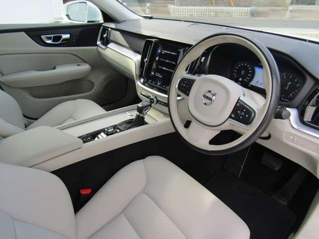 ボルボ Ｓ６０ Ｔ４　モメンタム R2年 (関東) 99