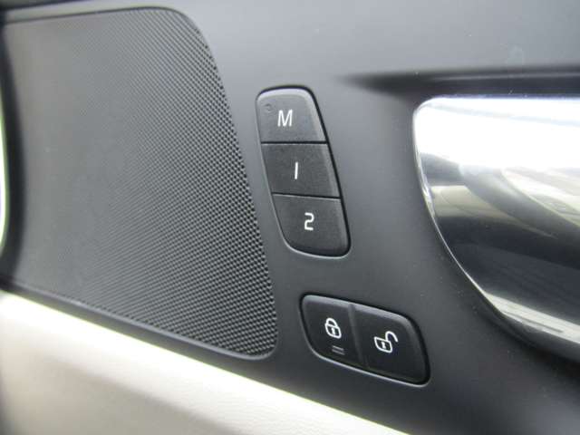 ボルボ Ｓ６０ Ｔ４　モメンタム R2年 (関東) 99