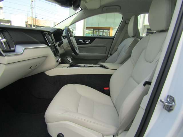 ボルボ Ｓ６０ Ｔ４　モメンタム R2年 (関東) 99