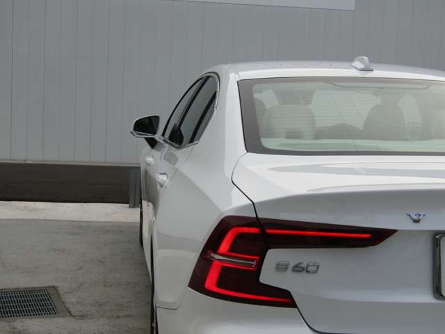 ボルボ Ｓ６０ Ｔ４　モメンタム R2年 (関東) 99