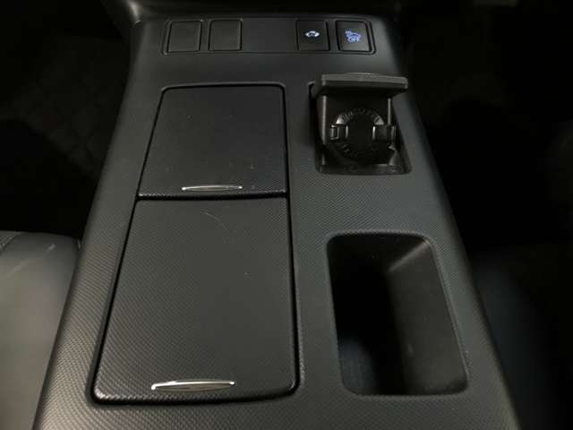 トヨタ エスティマ　ハイブリッド ２．４ アエラス プレミアム ４ＷＤ R1年 (北海道) 99