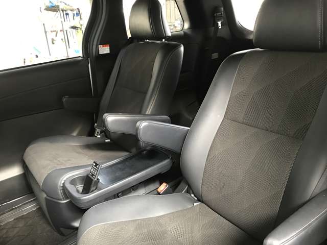 トヨタ エスティマ　ハイブリッド ２．４ アエラス プレミアム ４ＷＤ R1年 (北海道) 99