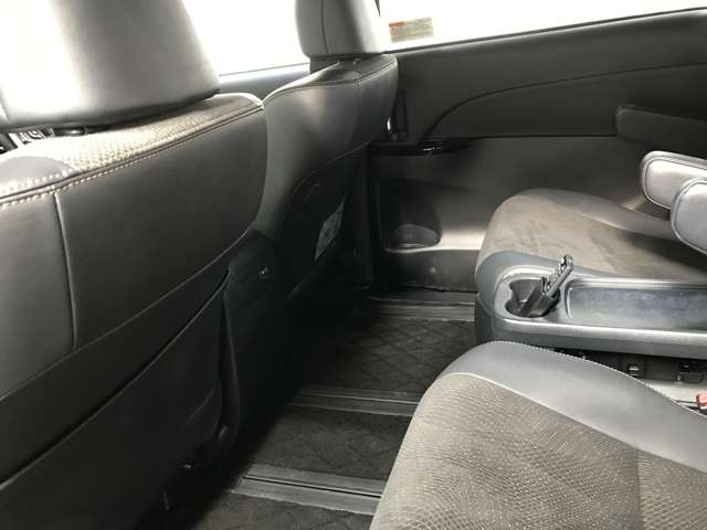 トヨタ エスティマ　ハイブリッド ２．４ アエラス プレミアム ４ＷＤ R1年 (北海道) 99