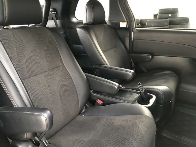 トヨタ エスティマ　ハイブリッド ２．４ アエラス プレミアム ４ＷＤ R1年 (北海道) 99