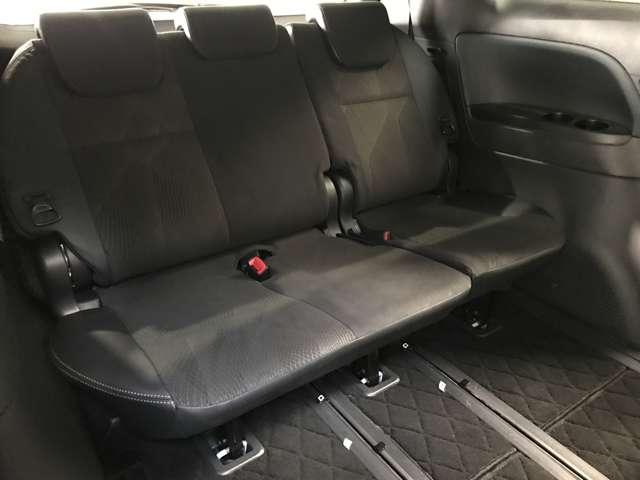 トヨタ エスティマ　ハイブリッド ２．４ アエラス プレミアム ４ＷＤ R1年 (北海道) 99