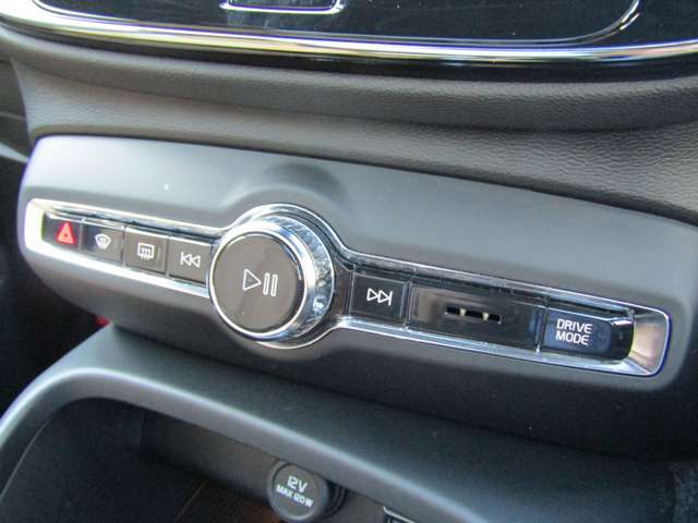 ボルボ ＸＣ４０ リチャージ　プラグインハイブリッド　Ｔ５　インスクリプション R4年 (関東) 99