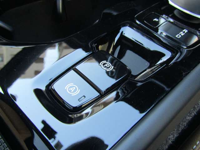 ボルボ ＸＣ４０ リチャージ　プラグインハイブリッド　Ｔ５　インスクリプション R4年 (関東) 99