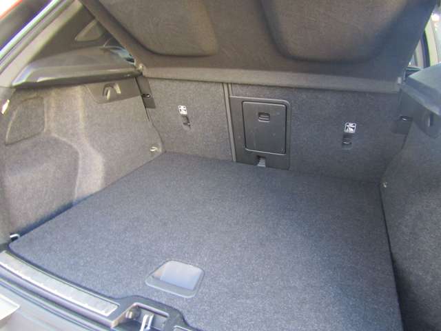 ボルボ ＸＣ４０ リチャージ　プラグインハイブリッド　Ｔ５　インスクリプション R4年 (関東) 99