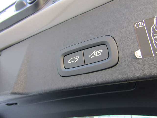 ボルボ ＸＣ４０ リチャージ　プラグインハイブリッド　Ｔ５　インスクリプション R4年 (関東) 99