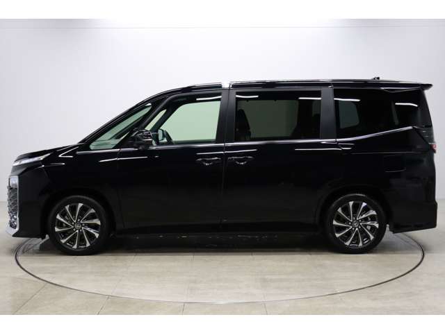 トヨタ ヴォクシー １．８ ハイブリッド Ｓ－Ｚ R5年 (東海) 99