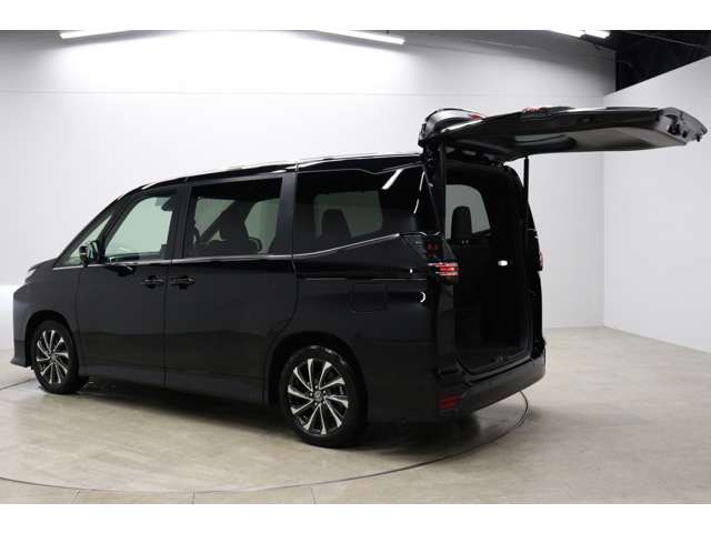 トヨタ ヴォクシー １．８ ハイブリッド Ｓ－Ｚ R5年 (東海) 99