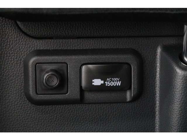 トヨタ ヴォクシー １．８ ハイブリッド Ｓ－Ｚ R5年 (東海) 99