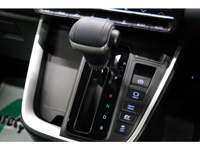 トヨタ ヴォクシー １．８ ハイブリッド Ｓ－Ｚ R5年 (東海) 99