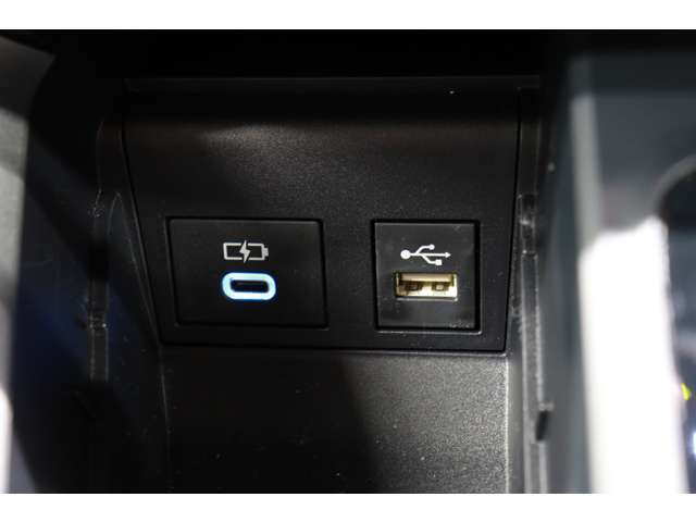 トヨタ ヴォクシー １．８ ハイブリッド Ｓ－Ｚ R5年 (東海) 99