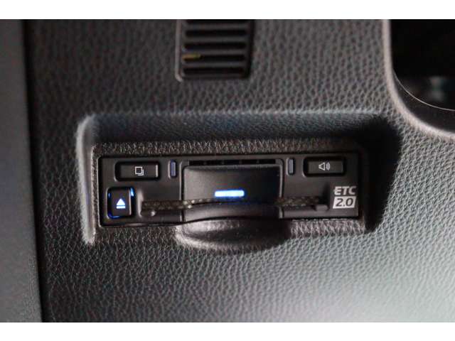 トヨタ ヴォクシー １．８ ハイブリッド Ｓ－Ｚ R5年 (東海) 99