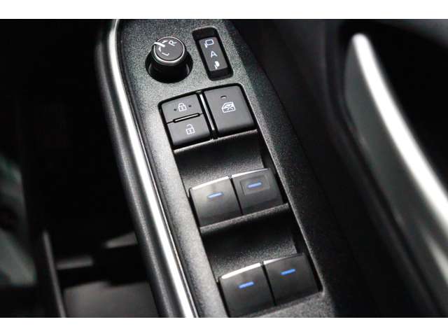 トヨタ ヴォクシー １．８ ハイブリッド Ｓ－Ｚ R5年 (東海) 99